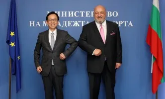 Министър Кралев се срещна с посланика на Япония Н.Пр. Хироши Нарахира