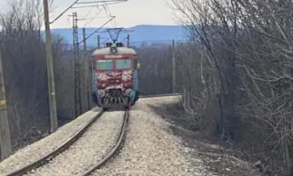 Всички учащи на възраст до 26 години включително ученици студенти