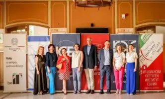 Посланичката на Италия в София Н Пр Джузепина Дзара взе