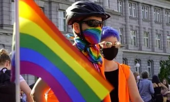 ЕС заплаши Унгария с орязване на плащанията заради ЛГБТ законодателство
