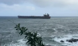 МОСВ започна спешен мониторинг на морските води заради блокирания танкер