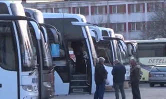Няколко автобуса пристигнаха в Кърджали от Турция, част от пътуващите са с безплатни билети и PCR