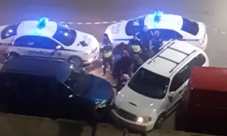 Кола с мигранти катастрофира след гонка в полицията в София