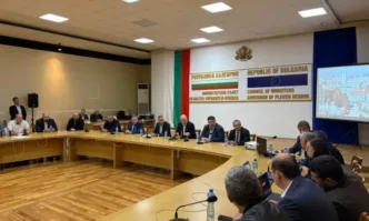 Полагат се усилия водният режим в Плевен да приключи до Нова година