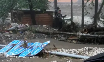 Унгарският министър председател Виктор Орбан заяви че ще отложи всичките си