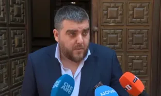От някои неща сме довени от други не Доволни сме