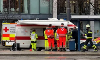 20 годишен шофьор се вряза с лекия си автомобил БМВ в