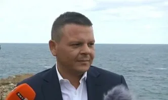 Транспортният министър видя саботаж в акцията по спасяването на кораба и започна с уволненията