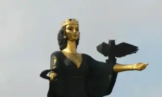 Мъж се е опитал да сложи превръзка на очите на