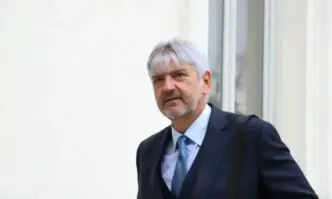 Това е едно високомерие което последните 3 години рязко контрастира