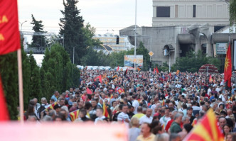 Кирил Илиев: 90 000 души протестират в Скопие, у нас за такъв протест трябва да забранят консумацията на ракия