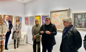 Аплодисменти за Николай Янакиев и арт галерия Вежди