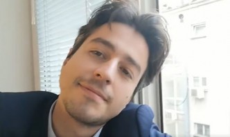 Странно видео с министърът на културата предизвика бурни реакции в