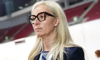 Дошли са само подвижната секция и тази в следствието Много