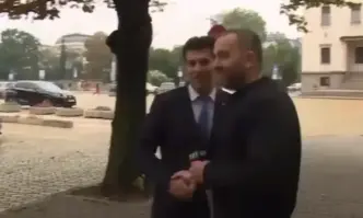 Кой е премиерът Николай Денков или Делян Пеевски С този въпрос