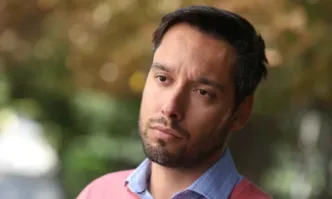 Наесен ще четете едни други мемоари гласи текст на една