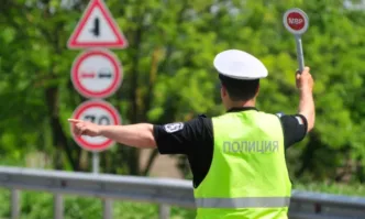 Засилен контрол по пътищата в страната