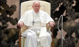 Заради COVID-19: Папа Франциск отменя аудиенциите си
