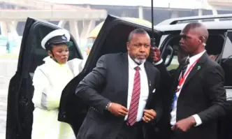 Самолет превозващ вицепрезидента на Малави Саулос Чилима и още