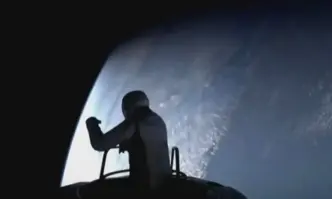 Американски милиардер стана първият човек който извърши частна космическа разходка