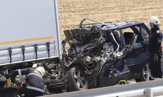 Три жертви, сред които и бебе, на тежка катастрофа край Драгоман