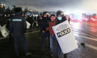 Правителството на Казахстан подаде оставка тази нощ Президентът Касъм Жомарт Токаев