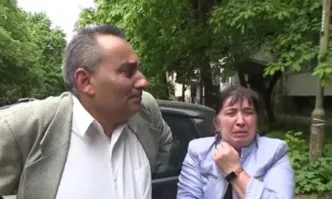 Родителите на Адриан 18 годишният младеж задържан за катастрофата в