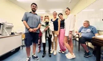 Членовете на 32 ра изборната секция в Националното музикално училище Проф