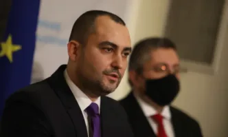 Г н Иванов представители на застрахователните компании заподозряха служебния финансов министър