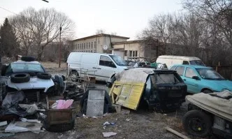 Пернишки полицаи разкриха депо за крадени авточасти и автомобили