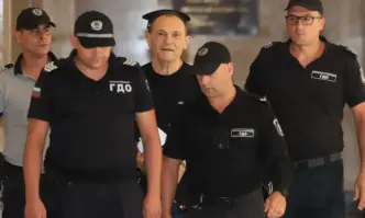 Бизнесменът Васил Божков влезе в сградата на бившата специализирана прокуратура