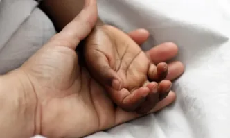 1498 деца са настанени в приемни семейства в България