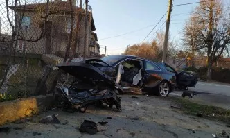 Петима пострадаха при тежка катастрофа Кюстендил
