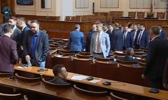 Започна редовното заседание на парламента В днешния традиционен петъчен парламентарен