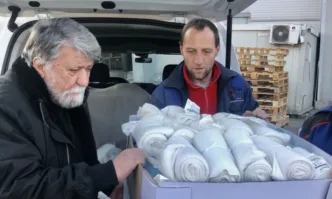 Вежди Рашидов и съпругата му с дарение за ранените от труса в Турция и Сирия