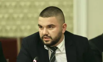 Християн Пендиков получава българските си документи за самоличност