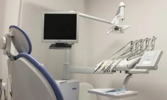 Пациенти обвиниха зъболекар в измами с импланти за десетки хиляди левове