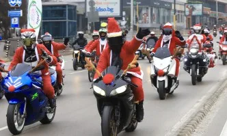 Дядо Коледа на колела: Мотористи създадоха празнично настроение в София