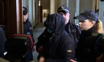 Аз съм невинна Не съм извършила нищо Обвинена съм в