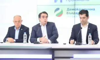 Лидерите на Продължаваме промяната Кирил Петков и на Демократична България
