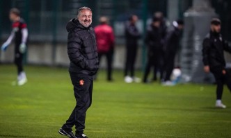 Националният селекционер Ясен Петров поиска нов договор за да продължи