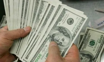 Митничари задържаха контрабандна валута за близо 100 000 лева