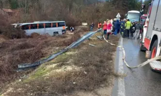 10 души пострадаха при катастрофа на автобус и камион на пътя Русе - Бяла