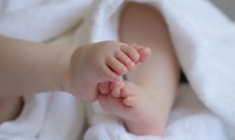 Любопитно: Жена роди близнаци в две различни години