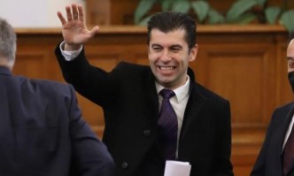 На този с куролацията английският му е на ниво да