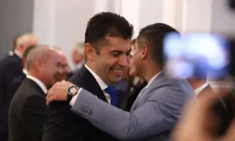 Правителството на Кирил Петков преобърна представата за лидерство но не