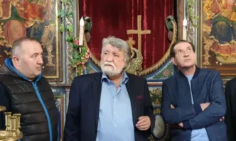 Искаме вашето доверие за да управляваме отново и да спасим