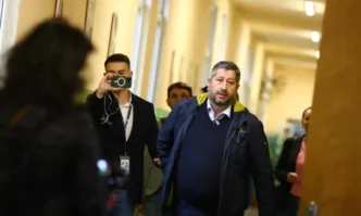 Демократична България ще изчакат окончателните резултати преди да коментират изборите