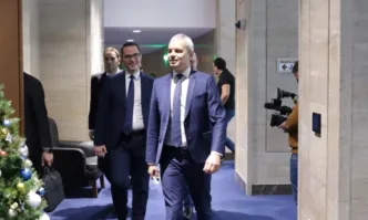 Няма как да подминем изключително неадекватната позиция на президентката Йотова