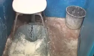 Соц-носталгия: Бунгалата на ТПК-то на Ахтопол без топла вода и c външно WC, където всичко беше истинско
